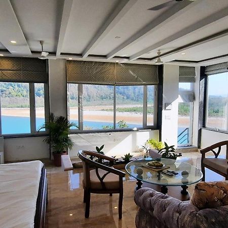 Meeram Ganga, A Heritage Stay By The Ganges At Triveni Ghat Rishikesh Luaran gambar