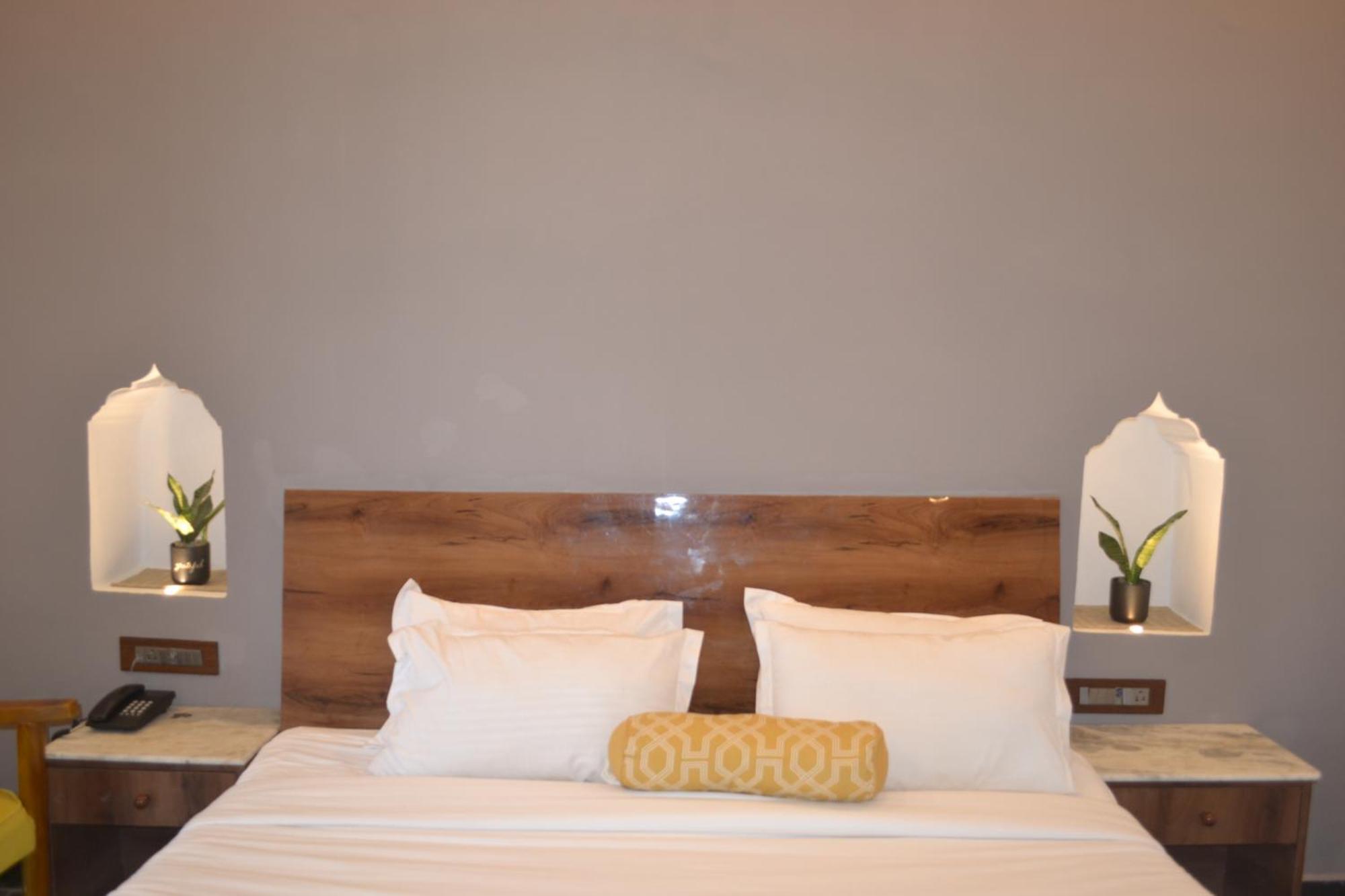 Meeram Ganga, A Heritage Stay By The Ganges At Triveni Ghat Rishikesh Luaran gambar