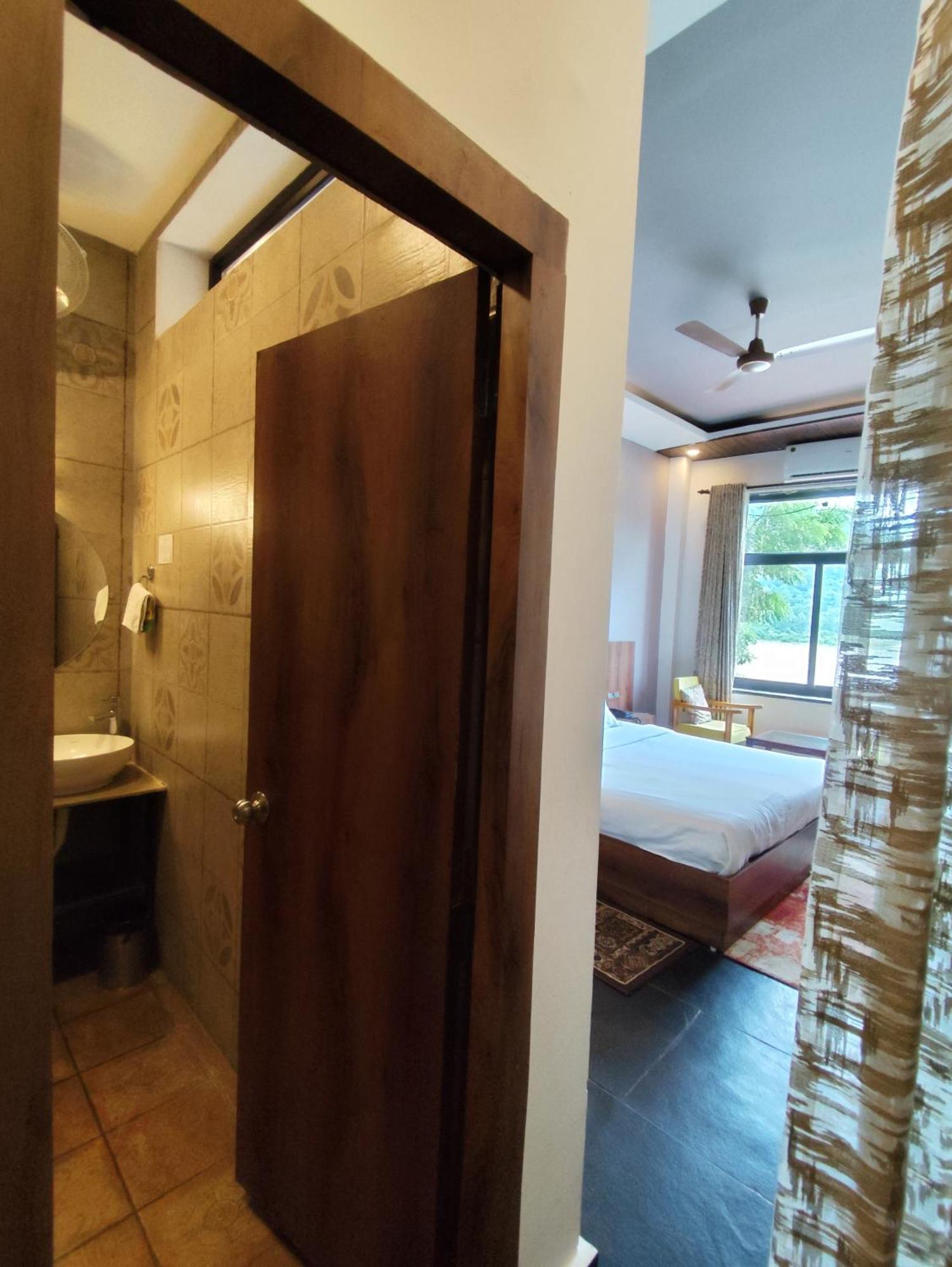 Meeram Ganga, A Heritage Stay By The Ganges At Triveni Ghat Rishikesh Luaran gambar